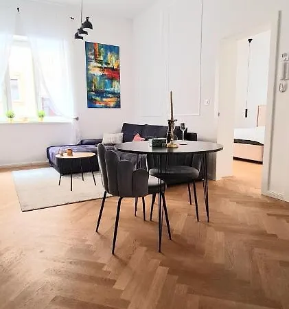 Apartament Tivoli *